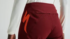 Specialized Gravity Shorts><noscript><img width=