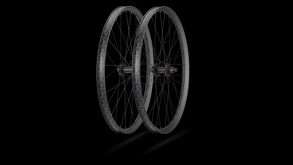 Specialized TRAVERSE HD i9 1/1> Wheels